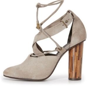 Free People Nouvelle round wood heel size 9